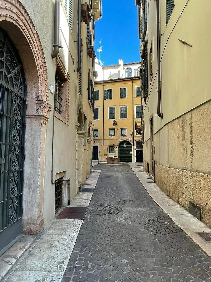 Magnolia Home - Piazza Delle Erbe ヴェローナ 0*,  イタリア